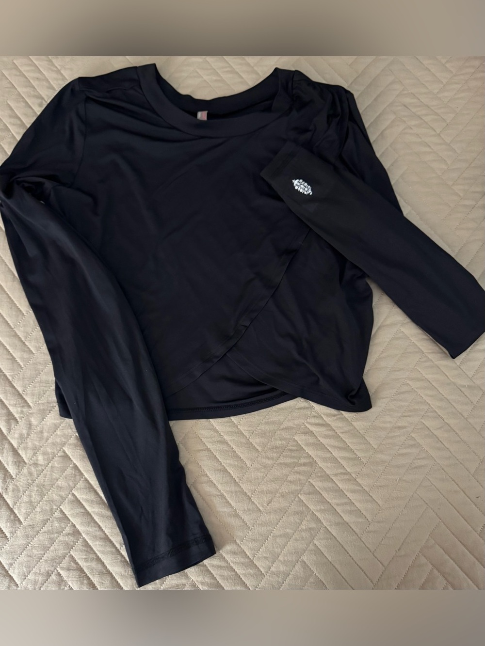 NWOT Free People FP Movement "With A Twist" Long Sleeve Top - Black (Size Large)